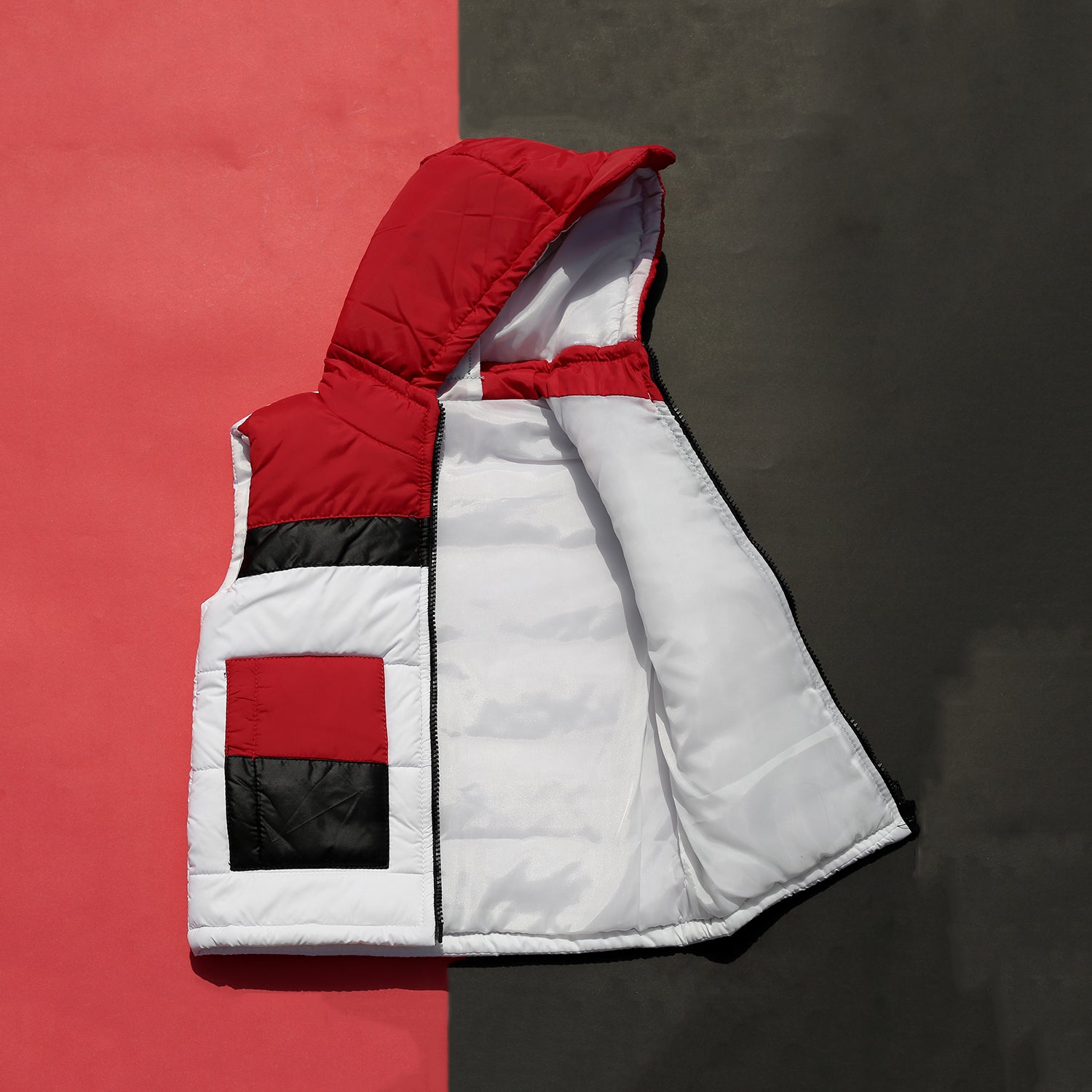 White&Red Block Sleeveless Puffer Jacket